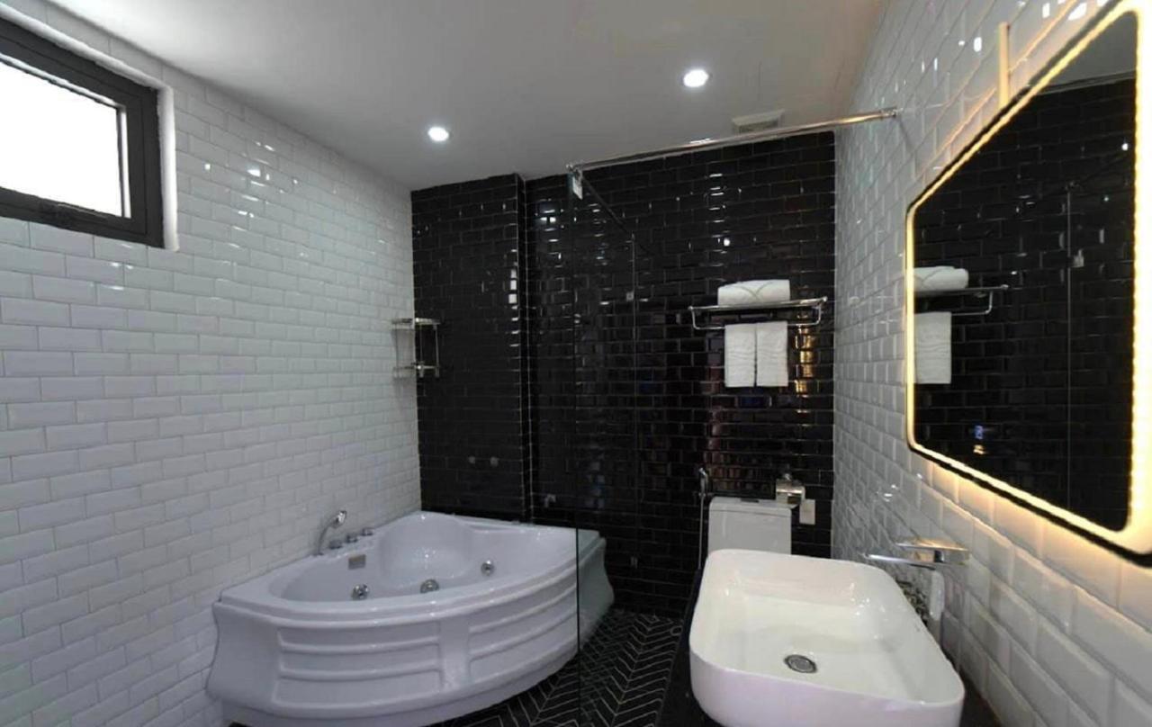 Golden Sea Halong Hotel ฮาลอง ภายนอก รูปภาพ